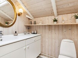 6 Person Holiday Home in Vaeggerlose