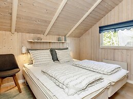 6 Person Holiday Home in Vaeggerlose