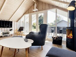 6 Person Holiday Home in Vaeggerlose