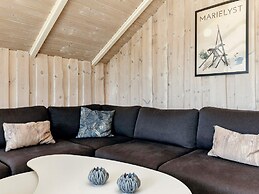 6 Person Holiday Home in Vaeggerlose