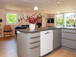 6 Person Holiday Home in Ulfborg