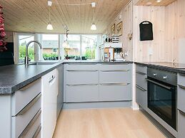 6 Person Holiday Home in Ulfborg