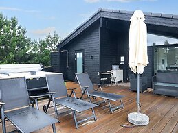 9 Person Holiday Home in Vaeggerlose