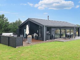 9 Person Holiday Home in Vaeggerlose