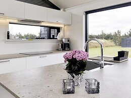 9 Person Holiday Home in Vaeggerlose