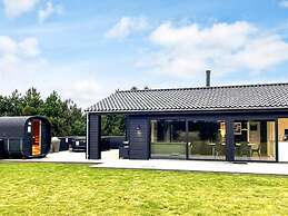 9 Person Holiday Home in Vaeggerlose