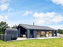 9 Person Holiday Home in Vaeggerlose