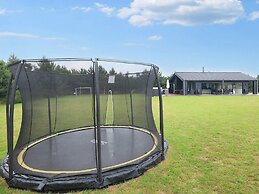 9 Person Holiday Home in Vaeggerlose