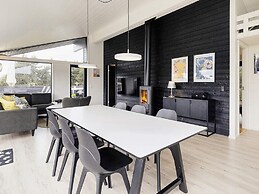 9 Person Holiday Home in Vaeggerlose