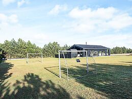 9 Person Holiday Home in Vaeggerlose