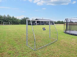 9 Person Holiday Home in Vaeggerlose