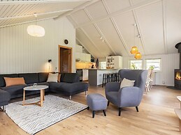 8 Person Holiday Home in Hojslev