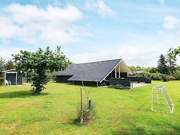 8 Person Holiday Home in Hojslev