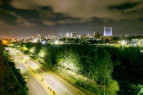 Cool Luxurious Studios