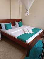 Cool Luxurious Studios