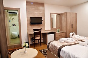 Rufina Pinasa Residency