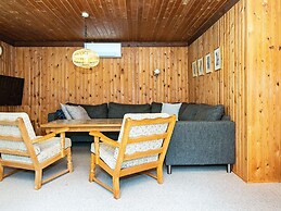 6 Person Holiday Home in Glesborg