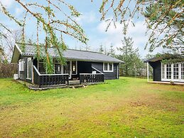 6 Person Holiday Home in Hemmet