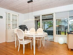 6 Person Holiday Home in Hemmet