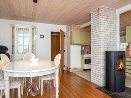 6 Person Holiday Home in Hemmet