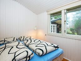 6 Person Holiday Home in Hemmet