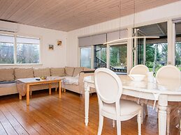 6 Person Holiday Home in Hemmet