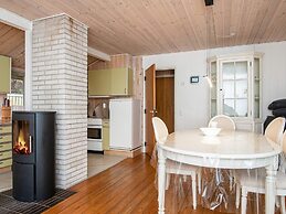 6 Person Holiday Home in Hemmet