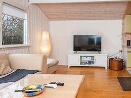 6 Person Holiday Home in Hemmet