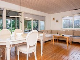 6 Person Holiday Home in Hemmet