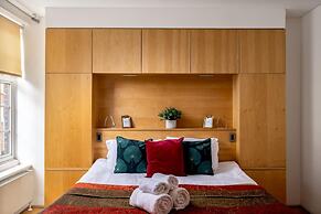 Park Lane 4-bed Huge Designer pad