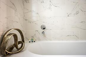 Park Lane 4-bed Huge Designer pad