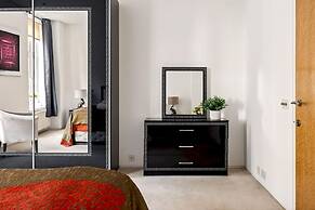 Park Lane 4-bed Huge Designer pad