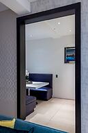 Park Lane 4-bed Huge Designer pad