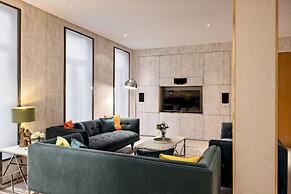 Park Lane 4-bed Huge Designer pad