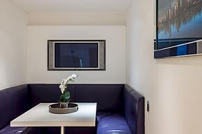 Park Lane 4-bed Huge Designer pad