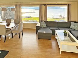 6 Person Holiday Home in Sundlandet