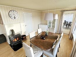 6 Person Holiday Home in Sundlandet-by Traum