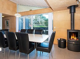 12 Person Holiday Home in Logstor-by Traum