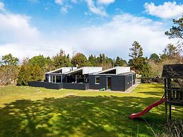 12 Person Holiday Home in Logstor-by Traum