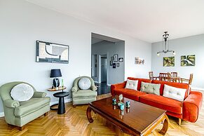 Central 2 1 Flat With Bosphorus View in Beyoglu