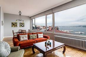 Central 2 1 Flat With Bosphorus View in Beyoglu