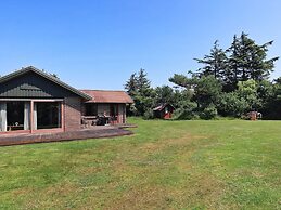 6 Person Holiday Home in Blavand