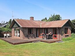 6 Person Holiday Home in Blavand