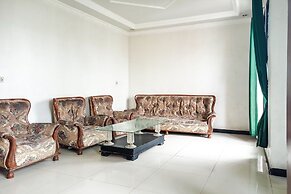 OYO 91936 Hotel Lima Dara