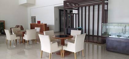 Newton Apartmen Residence By Ayulian