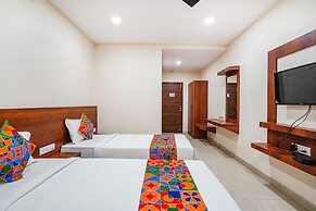 Fabhotel Rove Inn & Suites