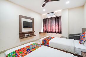 Fabhotel Rove Inn & Suites