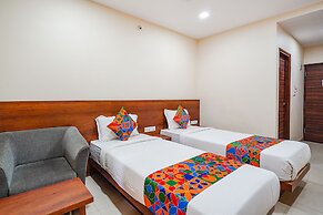 Fabhotel Rove Inn & Suites