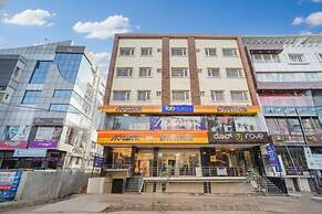 Fabhotel Rove Inn & Suites
