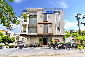 Fabhotel The Castle Homestay